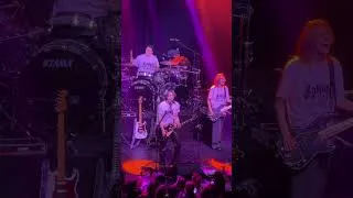 Miniature : POV: your favorite song is playing LIVE 🥰 #xdinaryheroes #xdiz #xdinaryheroesinparis