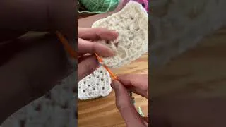 Miniature : Tuto crochet: assembler les carrés granny- jointure invisible #crochet #tutocrochet #crochetdébutant