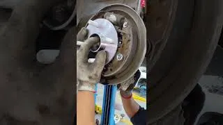Miniature : Changement de roulement de roue_mécanicien