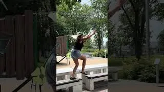 Miniature : N’essayez pas ça à la maison les petits. Seuls les pros peuvent réussir ça sans blessure.