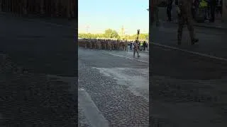 Miniature : Quannd le groupement de recrutement de la Légion étrangère encourage le bloc Légion du 14 juillet