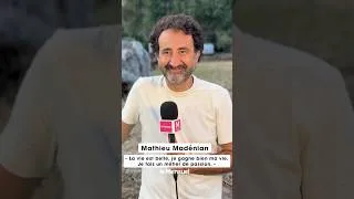 Miniature : Mathieu Madénian en interview pour la tournée de son spectacle « À pleurer de rire »