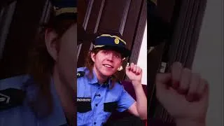 Miniature : Une girafe a grimpé sur la grue et ne sait plus comment descendre #shorts #gendarme #jeux