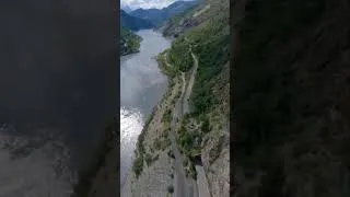 Miniature : FPV drone free fall mountain cliff dive in French Alps #Shorts