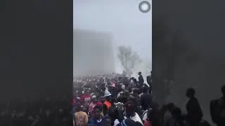 Miniature : Gade kantite moun kite nan fèt la nan Citadèl Kristòf la. Anpil moun mouri