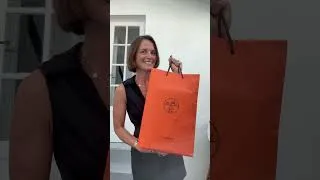 Miniature : Rendez vous dans ma dernière vidéo pour connaître le contenu de ce sac orange 🤗🤗🤗 #hermes