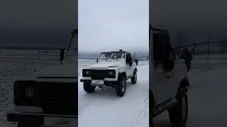 Miniature : Quand t’as pas de téléski… t’as un V8 😈❄️ #ski #defenderv8  #lespotesdechappement
