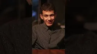 Miniature : Est-il difficile d'être jeune ? Alexandre Lavut #shorts #russie #jeunesse