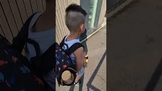 Miniature : Quand c'est maman qui l'emmène à l'école