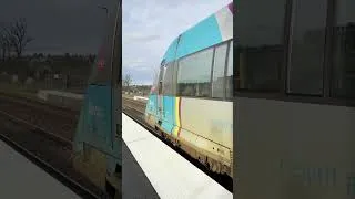 Miniature : Arrivée et départ d'un TER en gare de Fondettes - Saint-Cyr #trainspotting #train #railway