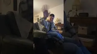 Miniature : Il veut un peu trop que je sorte 🙄