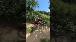 Miniature : @VerbierBikepark was 🔥 #santacruz #v10 #mtb #downhill #verbier #mountainbike #mtblife #dh