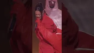 Miniature : Rihanna: élégance et puissance