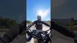 Miniature : Est-ce que je suis le seul à faire ça en moto ?😭. #lordpuma #lpuc #ducati #698