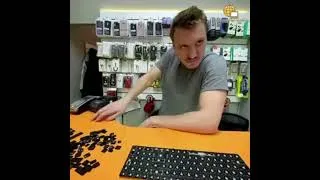 Miniature : @louisproformations vous présente le dépanneur informatique de vos rêves! 😂