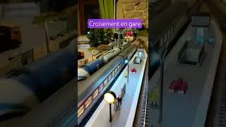 Miniature : Croisement en gare de Saint-Michel #train