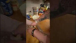 Miniature : bœuf façon tataki et poireaux pochés accompagné d’une Purée de poireaux et oignons doux des Cévennes