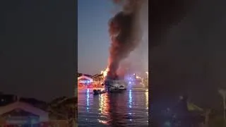 Miniature : Un superyacht de 41 mètres en feu dans le port de Saint-Tropez