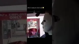 Miniature : ELLE EST PRÊTE À TOUT RISQUER🤣 #michaelmyers