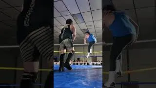 Miniature : Ça brasse entre Émilio et l'Artiste 🫣💪 #indiewrestling #prowrestling #wrestlingitktok #wrestle