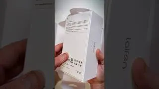 Miniature : Cette brosse à dents électrique en acier est incroyable 😳 (Unboxing)