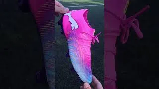 Miniature : Pourquoi tous les crampons sont roses maintenant ?