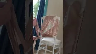 Miniature : Comment habiller une chaise pour un mariage - Technique de noeud de chaise