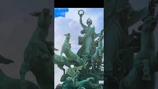 Miniature : Dernière peinture à l’huile de la statue “l’immortalité devançant le temps » #paris   #peinture