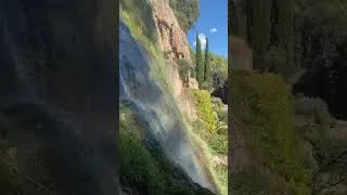 Miniature : Une cascade de 35 mètres cachée dans un village du Var | Villecroze #love #music