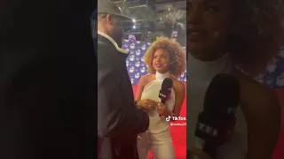 Miniature : UNE STAR DRAGUE FALLY IPUPA: TU SAIS QUE JE T'ADORE ÉNORMÉMENT, TE LE ROI, TU ES TROP BEAU ET STYLE😍