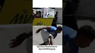 Miniature : Jeune gasy en parkour