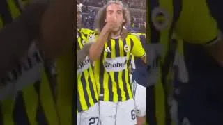 Miniature : Provocations de Mattéo Guendouzi et Mason Greenwood (signe Jul) bagarre générale Lyon vs Fenerbahçe