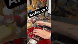 Miniature : Ne faite jamais ça sur votre guitare !