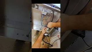 Miniature : je dépanne en urgence la fontaine d’un collège