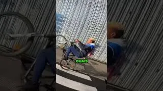 Miniature : Je croise un fou du vélo, il fait un dinguerie a la fin 😳 #moto #velo #meninbike