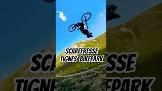 Miniature : FPV chase on Scare Fresse at Tignesbikepark l So stoked to land that backflip on this line.
