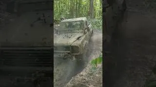 Miniature : When Your Only Offroad Technique Is Violence #offroad #landrover #landroverdefender #4x4offroad