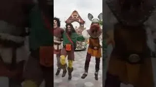 Miniature : 🏰 Cavalcade des Princesses #disneylandparis #princesses #parade #disney #disneyfans