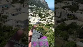 Miniature : Tricot avec vue en direct de Capri 🧶💙🏝️