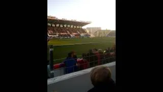 Miniature : Lorsque les supporteurs anglais chantent, ça fais du bruit! (HD-1440p)