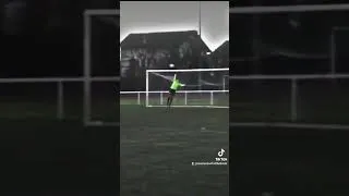 Miniature : Pfff aucune célébration, une fusée pleine lucarne et un sang froid glaçant 🥶