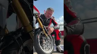 Miniature : Ducati Hypermotard V2 🐷 ON A AIMÉ 👍🏻 PAS AIMÉ 👎🏻