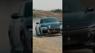 Miniature : #Short Le Ferrari Purosangue fait chanter son V12