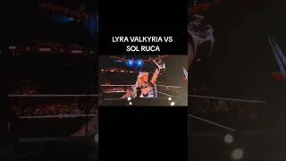 Miniature : LETS GO !!! #mrfloryx #wwe #wweraw #wweparis #solruca #lyravalkyria