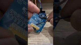 Miniature : ⌚ Horloge Arduino en temps réel ! (OLED + RTC) 🔥 #shorts