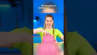 Miniature : Lexpression choquée en dit long alors que la fille se prépare à déguster son repas invisible ! #v...