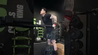 Miniature : PR EN DIPS 💪 43 ans #ageisjustanumber #streetlifting #discipline #newtonddw