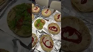 Miniature : « Je vais prier pour toi, le sandwich est délicieux »