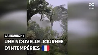 Miniature : A La Réunion, le cyclone Batsiraï perturbe l'île