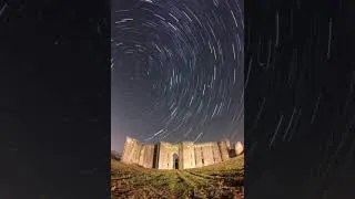 Miniature : Milky-way and stars rotating with star trail over La ferté-Milon Castle